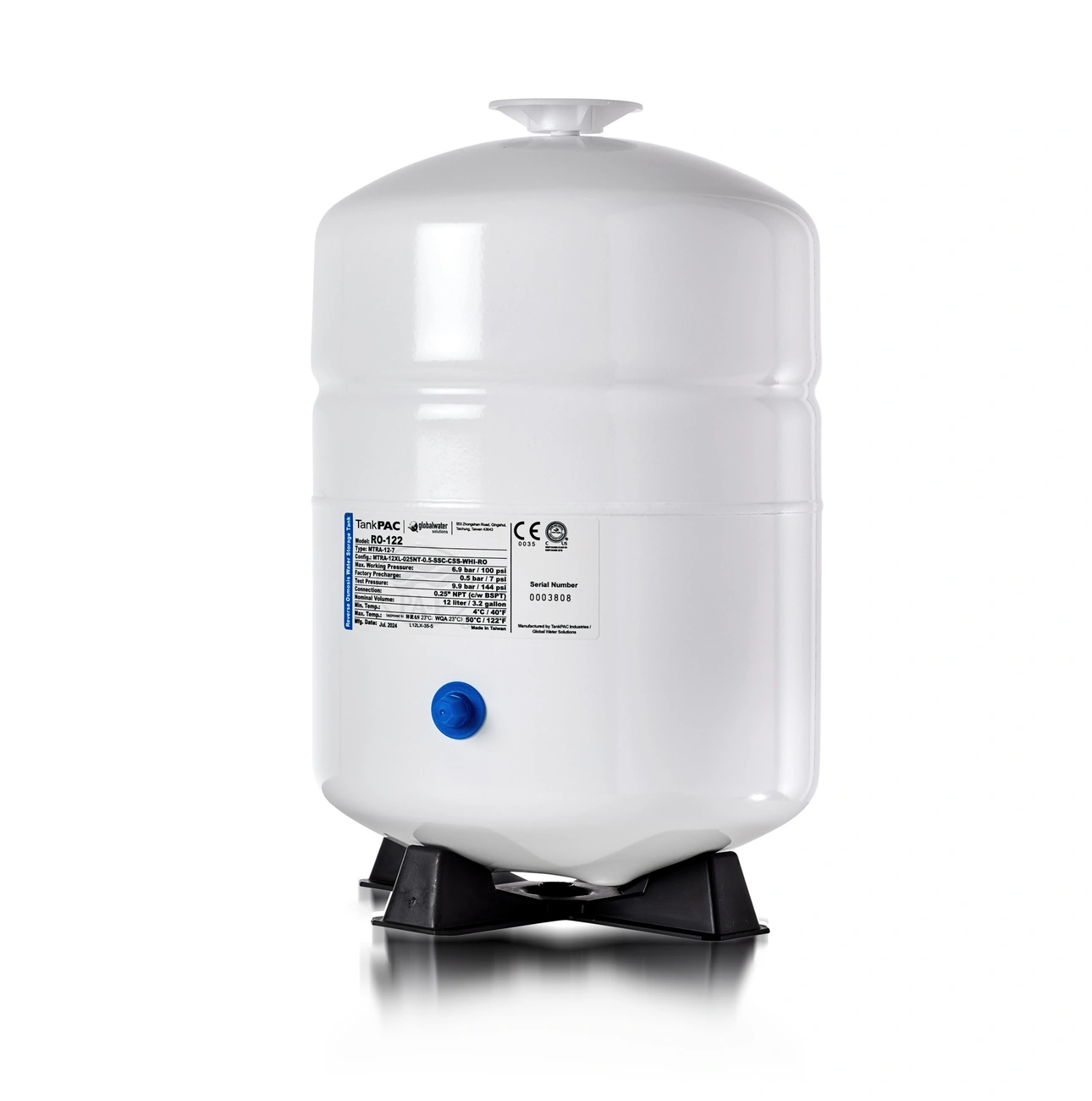 Reversed osmosis water filter with pump